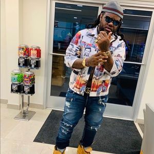 Meet your Posher, Tay